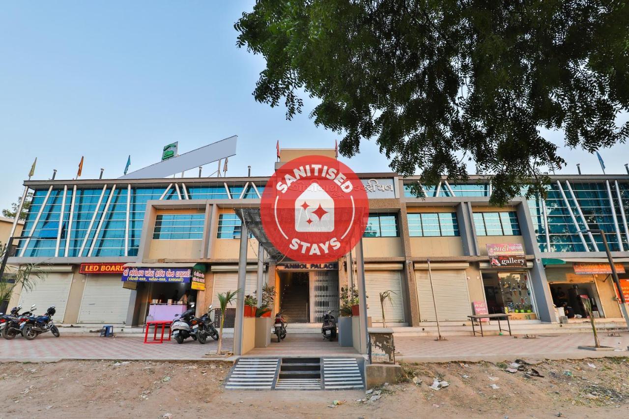 Oyo 23289 Hotel Anmol Palace Ahmedabad Exteriör bild