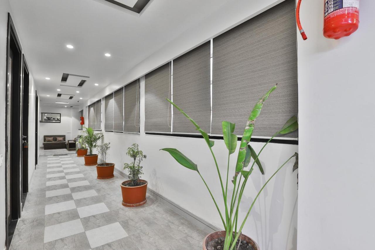 Oyo 23289 Hotel Anmol Palace Ahmedabad Exteriör bild