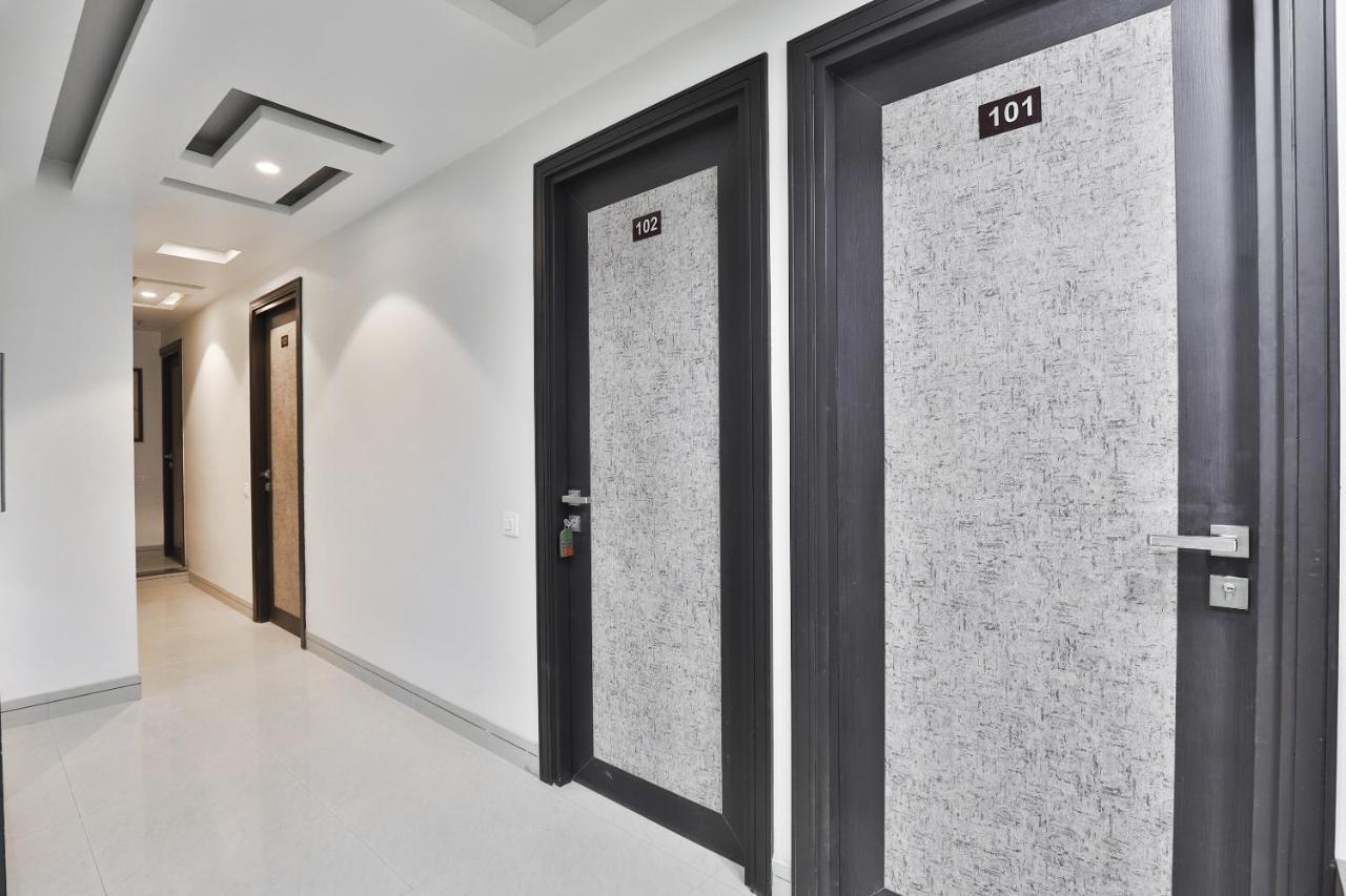 Oyo 23289 Hotel Anmol Palace Ahmedabad Exteriör bild